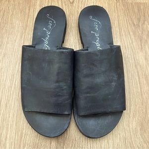 Free People Vicente Slides